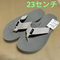Teva リフリップサンダル アイボリー 23.0cmのサムネイル