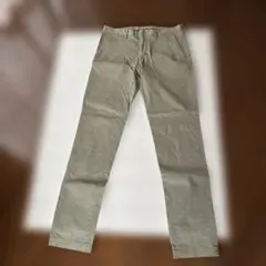 カーキ スリムフィット チノパン