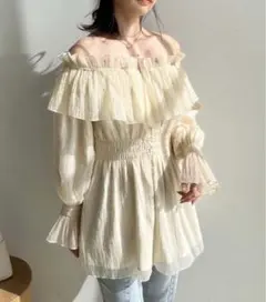 NICE CLAUP シアーオフショルダー フリルチュニック