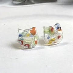 小さな猫のカラフルピアス＊透明感アクセサリー