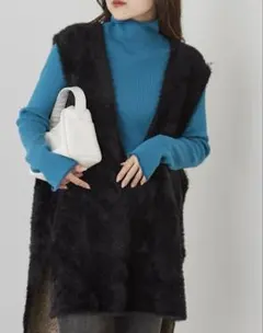 匿名発送　CIAOPANIC TYPY エコファーVネックベスト