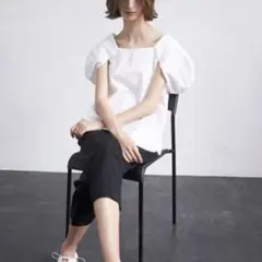 Cygne. シーニュ サイドスリットポワントップス Thomasのサムネイル