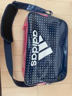adidas  アディダス　メンズ　レディース　スポーツバッグ　エナメルバッグ