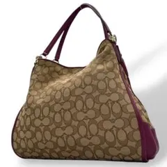 美品　コーチ　ショルダーバッグ　紫　シグネチャー　ワンショルダー　A4可　s74