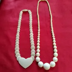 ベージュのネックレス２点セット