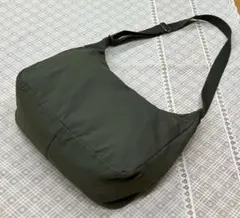 １度使用のみ♪オリーブグリーン? ボックス型ショルダーバッグ◆茂