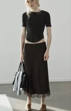 ZARA ミディアムサテンスカート