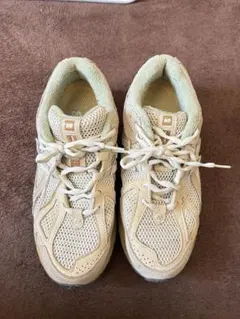 AURALEE × New Balance 1906R スニーカー