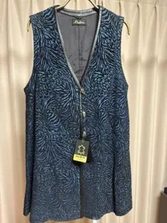 お値下げしました！Dolina 青と黒のパターン ベスト 新品タグ付き