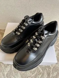 ADRER 厚底ブラックレザースニーカー