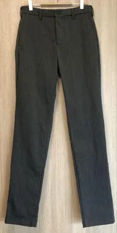 ユニクロ　スリムフィットチノ　メンズ　秋物　グレー