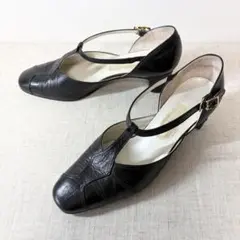 銀座ヨシノヤ Yoshinoya Tストラップ パンプス ステッチワーク 23