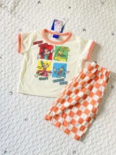 新品　ミッキー　ミッキーフレンズ　パジャマ　セットアップ　オレンジ　90