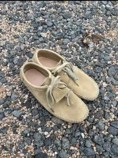 CLARKS ORIGINAL モカシン ベージュ スエード Clarks Originals スエード モカシン ベージュ メンズ - メルカリ