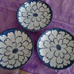 花柄 青白い皿 3枚セット　昭和レトロ　美品
