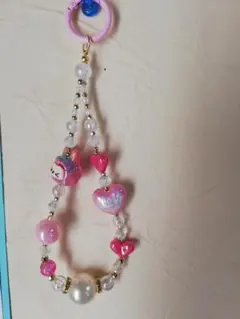 ピンクのビーズ携帯ストラップ