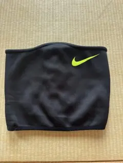 Nike 黒 ネックウォーマー 蛍光イエロー ロゴ