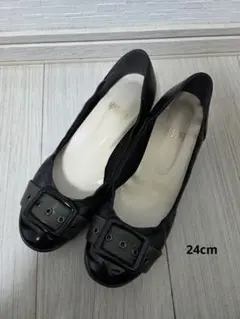 卑弥呼 黒 バックル付き 走れるパンプス24cmのサムネイル