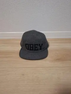 OBEY ウール　5パネル キャップ グレーのサムネイル