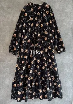 ikka｜イッカ｜バンドカラー 裾ティアード 花柄 長袖 ロングワンピース
