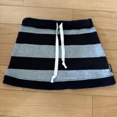 黒とグレーのストライプスカート