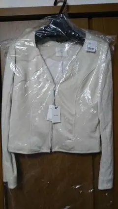 MIIA、ジャケット