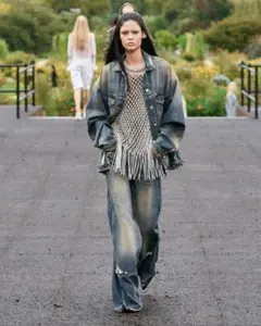 GIVENCHY 23SS / Distressed Patched Denimのサムネイル