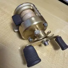 k*u様 SHIMANO CALCUTTA ベイトリールのサムネイル