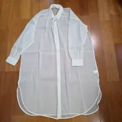 GU ホワイト 長袖シアーシャツ