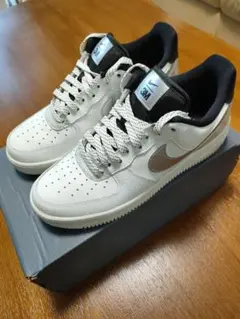 【美品】NIKEナイキAIR FORCE 1 '07 LV8 3M 26cm