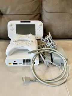 R*s様 Wii U 本体 ホワイト コントローラー2個付き