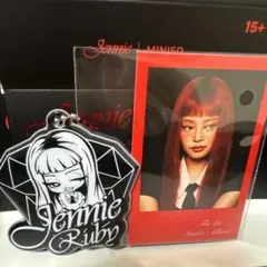 ジェニ　MINISO ポップアップ　コラボ　チェキ　キーリング　シューリンク付き JENNIE X MINISO コラボ チェキ＆キーリング ランダムセット B - メルカリ