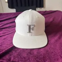 Fロゴ刺繍 ホワイトベースボールキャップ