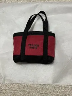 Trader Joe's トレーダージョーズ　マイクロトートバック　赤