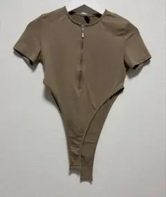 SHEIN フロントジップ 半袖 ボディスーツ ブラウン Sのサムネイル