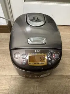 Item thumbnail for item f412c6bb-2a2e-4ae7-8446-a8f274959f52