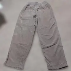 GU ベージュ パンツ