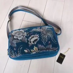 青い花柄刺繍　フェイラー ショルダーバッグ 斜め掛け　ブルー　 普段使い 花柄