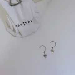 TARJEWE 星型ホワイトゴールドピアス