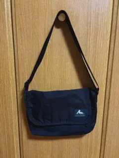 グレゴリー　ショルダーバッグ　旧ロゴのサムネイル
