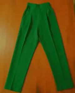 テーパードパンツ　グリーン　オフィス　カジュアル　新品、未使用 Sサイズ