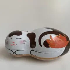 日光東照宮『眠り猫』型の空き缶　インテリア置物やアクセサリー入れに使えそう^ ^
