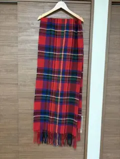 赤と青のチェック柄マフラー