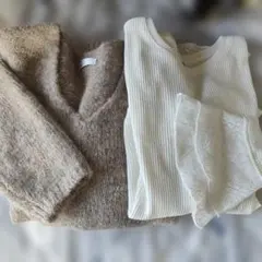 しまむら購入Helm ベージュ Vネック ニットセーターと袖レースのカットソー