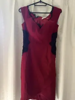 バーガンディ Vネック タイトドレス