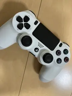 ホワイト PS4 ワイヤレスコントローラー[美品]