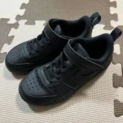 18cm NIKE 黒　スニーカー キッズ コートボロー　リクラフト