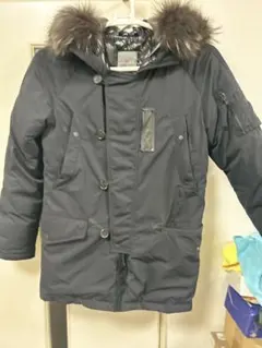 【美品】デュベティカダウン　ファー付ブラックダウン黒　　Ｌ　メンズ