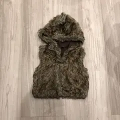 美品ZARA kidsザラキッズエコファーフード付きベスト7-8/128cm