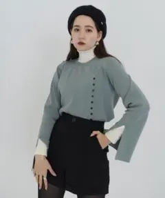 ティーナジョジュン　ミントグレー　 飾り釦付き　ニットセーター